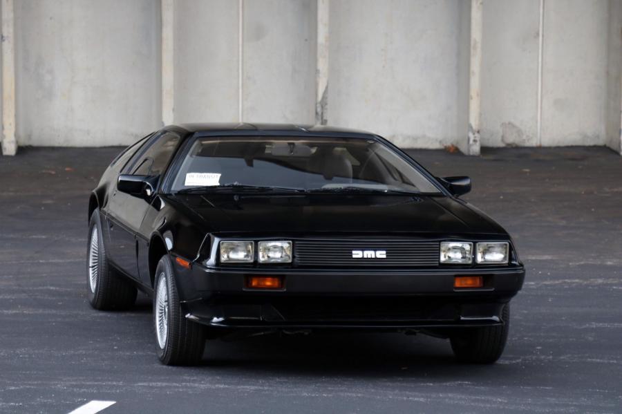  DeLorean DMC-12 in Black 1981 года  (фото 9 из 207)